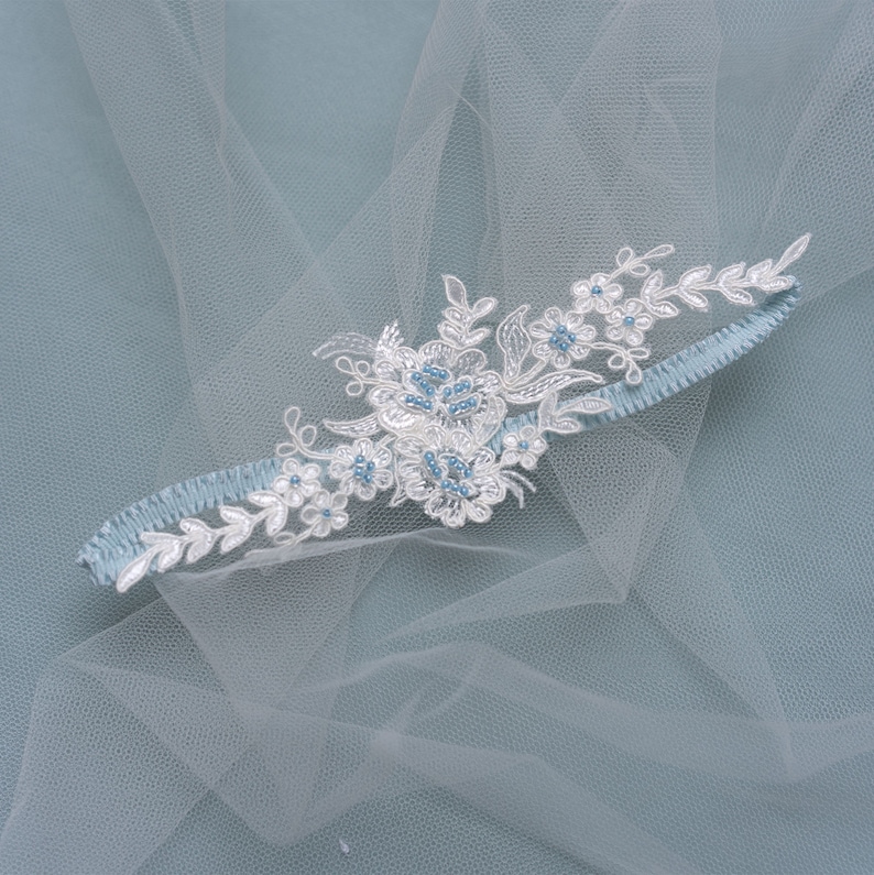 HOCHZEIT BRAUT STRUMPFBAND Spitzenblumen bestickt mit Perlen Boho Strumpfband für die Braut mit etwas blaues Bridal Garter Bild 7