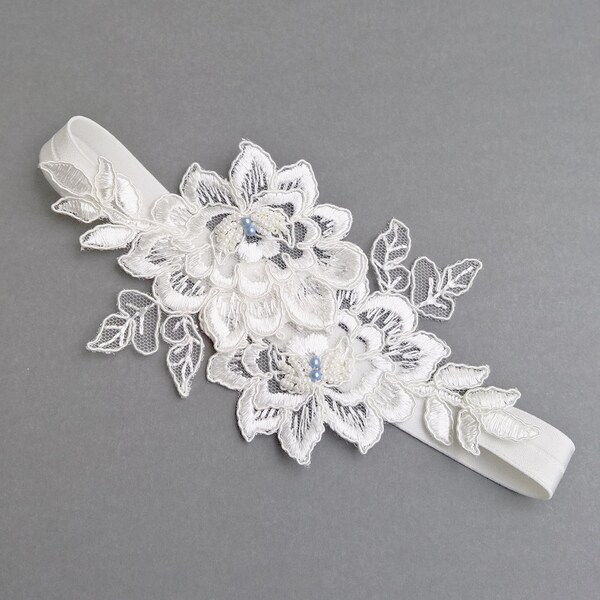 STRUMPFBAND ZUR HOCHZEIT zarte Spitzen Blumen mit blauen und  ivory Perlen bestickt Wedding Bridal Garter