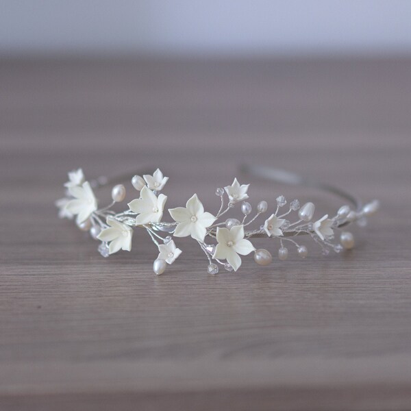 BRAUT HAARSCHMUCK// Hochzeit, Jasmin Blumen, Braut Tiara, Haarreif, Kopfschmuck, Headband, Minimalistisch, Made in Germany