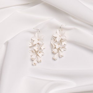 Bridal flower earrings | Bridal jewelry boho style | Jasmine flower earrings - ivory | Bridal accessories | Wedding earrings | Bridal earrings