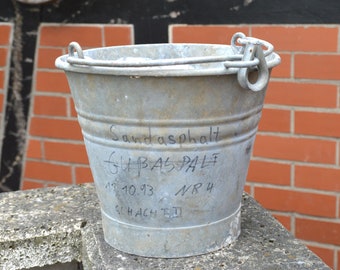Well used bucket with fantastic patina.