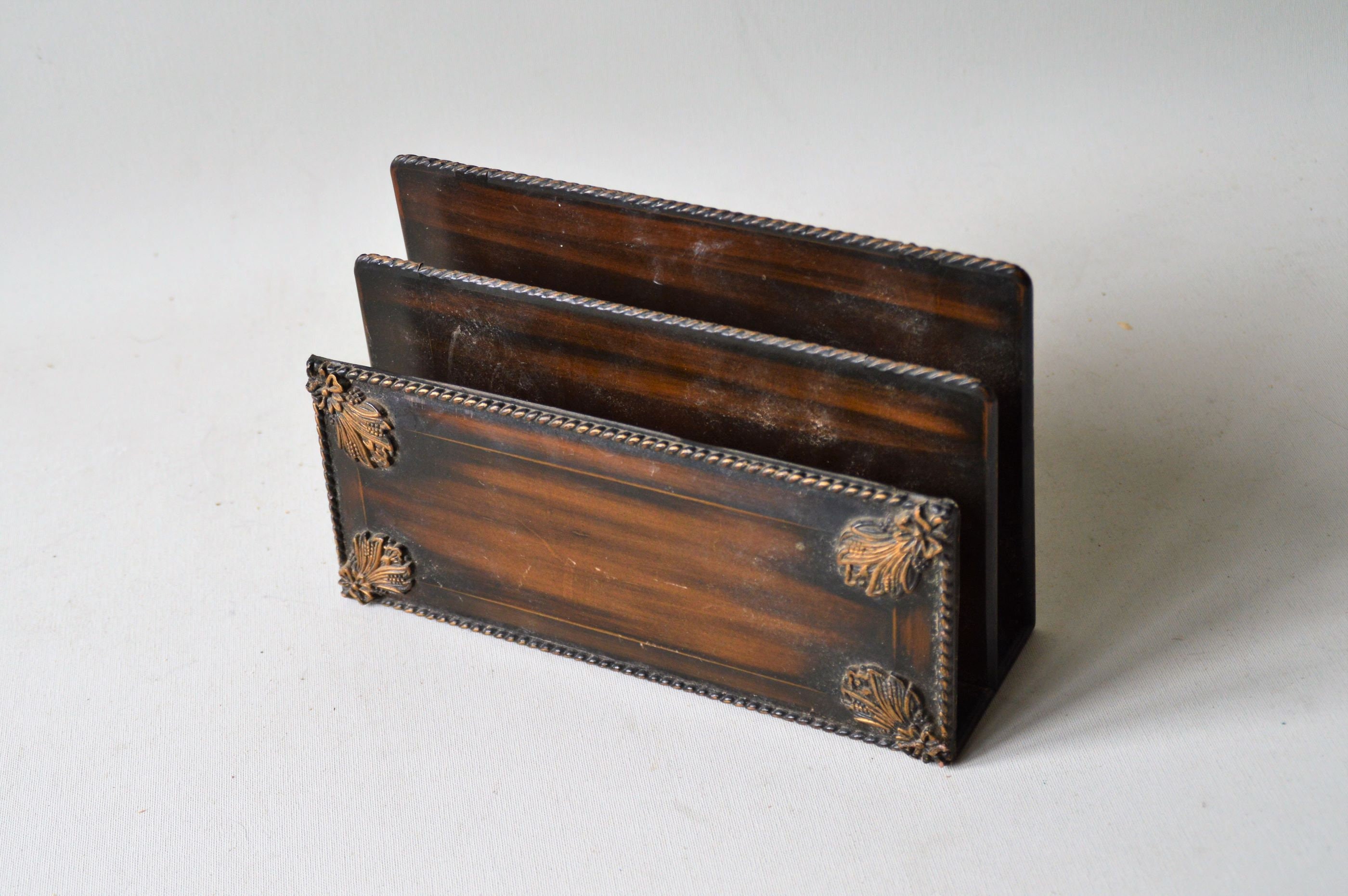 Alter Briefständer in Metall mit Holzmaserung | Etsy