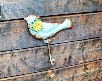Shabby metal hook with bird in 2 colors