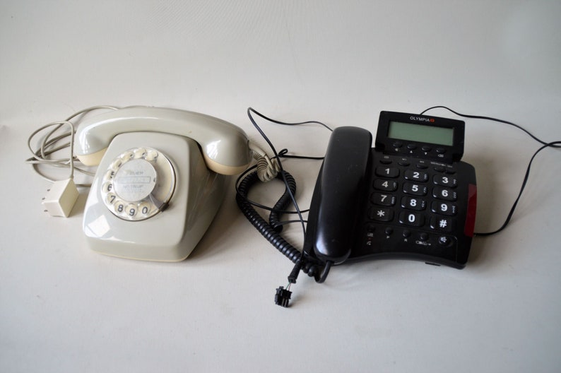 old telephones, vintage telephones, 70s telephones, image 1