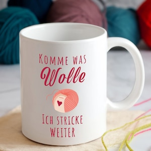 Copo com dizer &quot;Vem que lã eu continuo tricotando&quot; motivo de presente T22 dizendo copo presente motivo de tricô lã ocasião