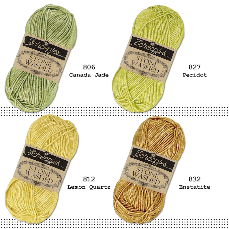 K&ouml;nnte beinhalten: Vier Kn&auml;uel Scheepjes Stone Washed Garn in verschiedenen Farben: Canada Jade, Peridot, Zitronenquarz und Enstatit. Jedes Kn&auml;uel hat ein Etikett mit dem Markennamen und der Garnart.