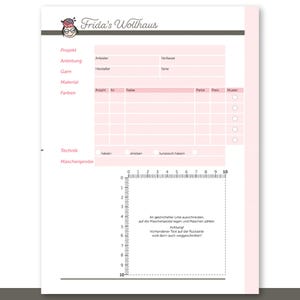 Könnte beinhalten: Ein rosa-weißes Strickprojektblatt mit dem Text "Frida's Wollhaus" oben. Das Blatt enthält Abschnitte für Projektdetails, Garn und eine Maschenprobe. Es enthält auch Anweisungen auf Deutsch.