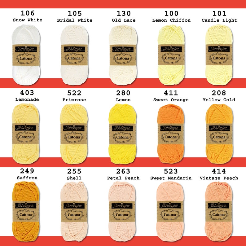 Puede incluir: Una colección de 12 ovillos de hilo en varios tonos de blanco, amarillo, naranja y melocotón. Cada ovillo está etiquetado con el nombre de la marca Scheepjes Catona y un número de color correspondiente.