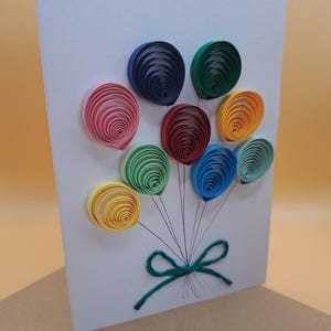 Carte d'anniversaire ballons de carte faits à la main - carte de voeux - Ballons colorés - Carte quilling Carte d'anniversaire - joyeux anniversaire