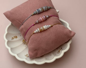zierliches Muschelperlenarmband verstellbar rosa grau weiß Sommerarmband Halskette Set