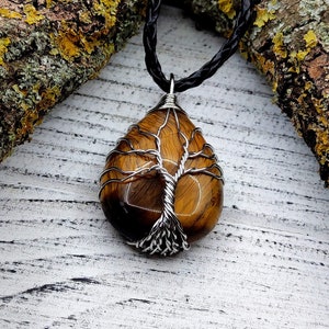 Collana con occhio di tigre albero della vita, collana con pietra avvolta in filo, gioielli magici con occhio di tigre, ciondolo con occhio di tigre