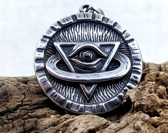The All-Seeing Eye: Stainless Steel Eye of Providence Pendant for a Powerful and Mysterious Look