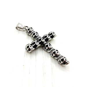Gothic Skulls Cross Necklace - A Unique Fusion of Christian Cross and Halloween-Themed Pendant, Edgy Gothic Jewelry Piece