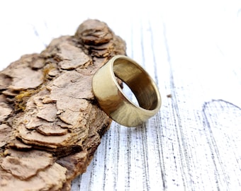 Rustic Elegance: Simple Hammered Bronze Ring for Timeless Style
