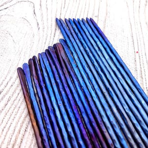 Fermaglio per capelli in titanio, supporto per chignon, accessorio per capelli forgiato, forcina per capelli in titanio martellato, fermagli per capelli blu