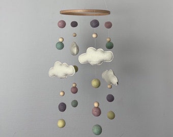 Mobile Baby, nursery decor, Babymobile, Kinderzimmer, Filz,Filzmobile, Mobile, Holzperlen, Baby, Geschenk, Geburt, Babyshower,Holzring