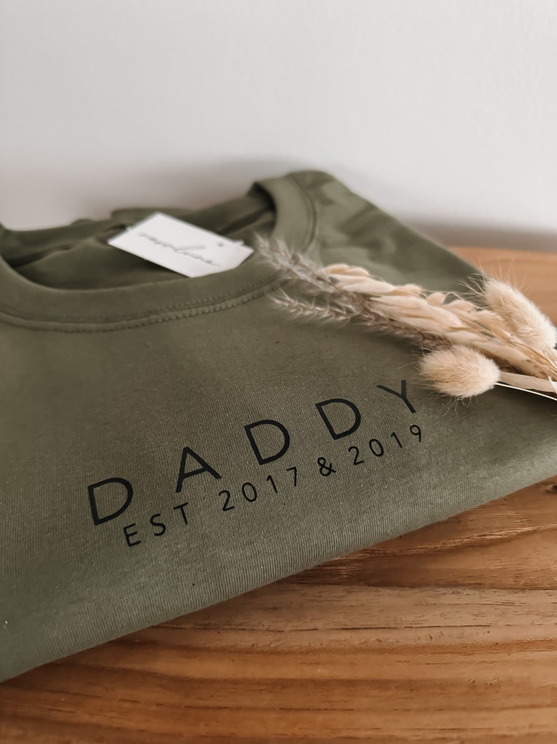 DADDY Shirt personalized with year olive green, size S image 5