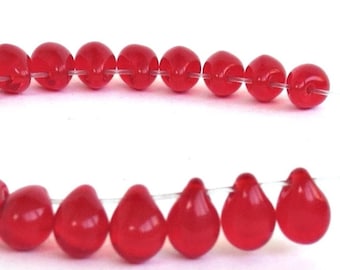 Perlas de cristal checo en forma de lágrima, 5 x 7 mm, color rojo, 50 o 200 unidades