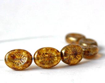 チェコガラスビーズ　キウイ　イエローu0026ブロンズ　2個　チェコビーズ　黄色 キウイフルーツチェコガラスビーズ：不透明栗色、グリーンウォッシュ