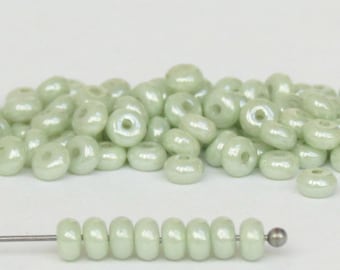 Cuentas de vidrio checas redondas de 4 mm, 120 unidades o 600 unidades de cuentas espaciadoras de vidrio verde pastel