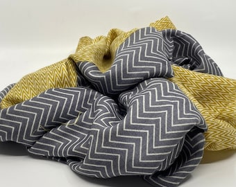 Fine cashmere scarf with zigzag pattern in different colors!