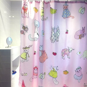 Lovestruck プリントの猫の服を着た浴室用シャワーカーテン、防水で洗える生地、71 x 71、新築祝いのギフトに最適