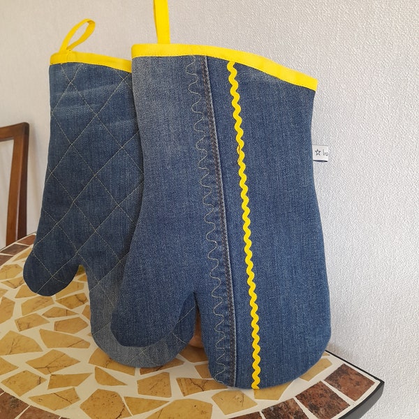 Paar Ofenhandschuhe Topflappen used Jeans gelb blau