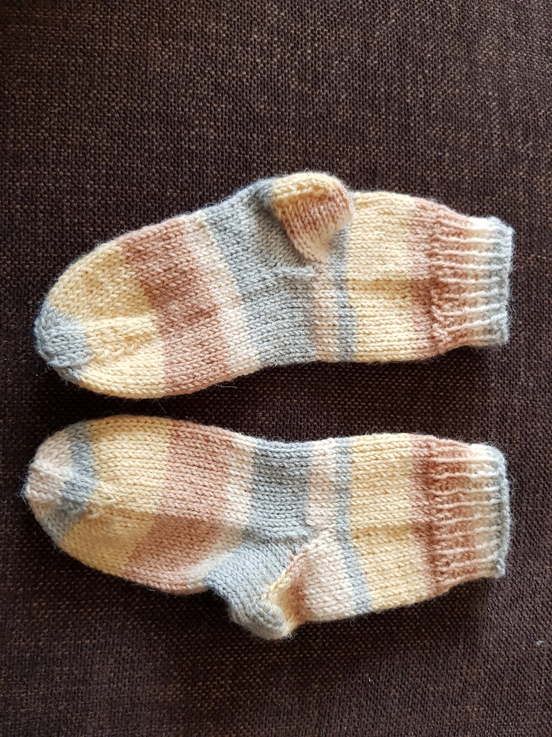 19 20 pastel beige colorful baby chuck socks