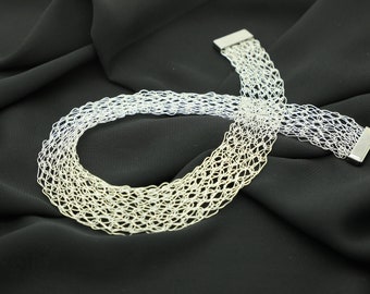 Damen-Schmuck - versilberte Schlangenkette, gestrickt aus Draht - Muttertag, Geschenk