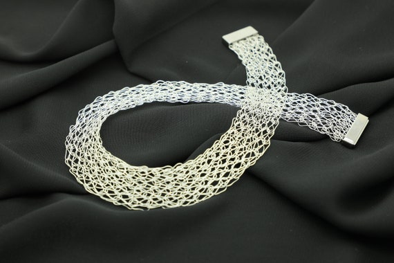 Damen-Schmuck - versilberte Schlangenkette, gestrickt aus Draht - Muttertag, Geschenk
