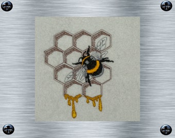 Embroidery file bee 2 - 10 x 13 frame - insects embroidery, animals, animal embroidery designs, embroidery art, digital embroidery file, needle painting