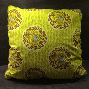 Cushion Solen 2, yellow-green