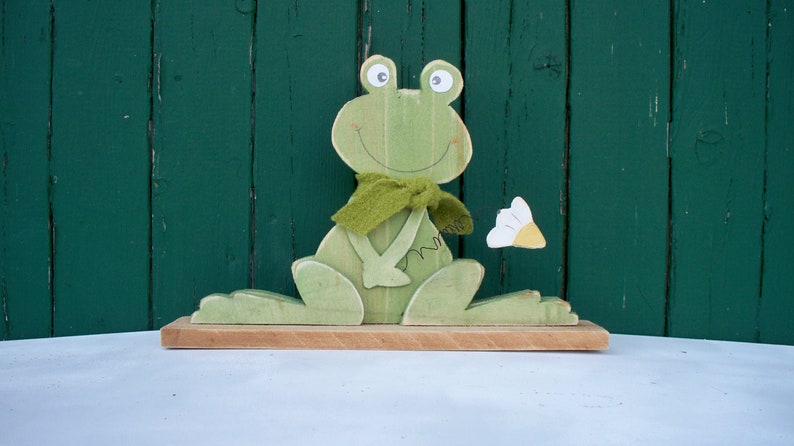 Frog with flower