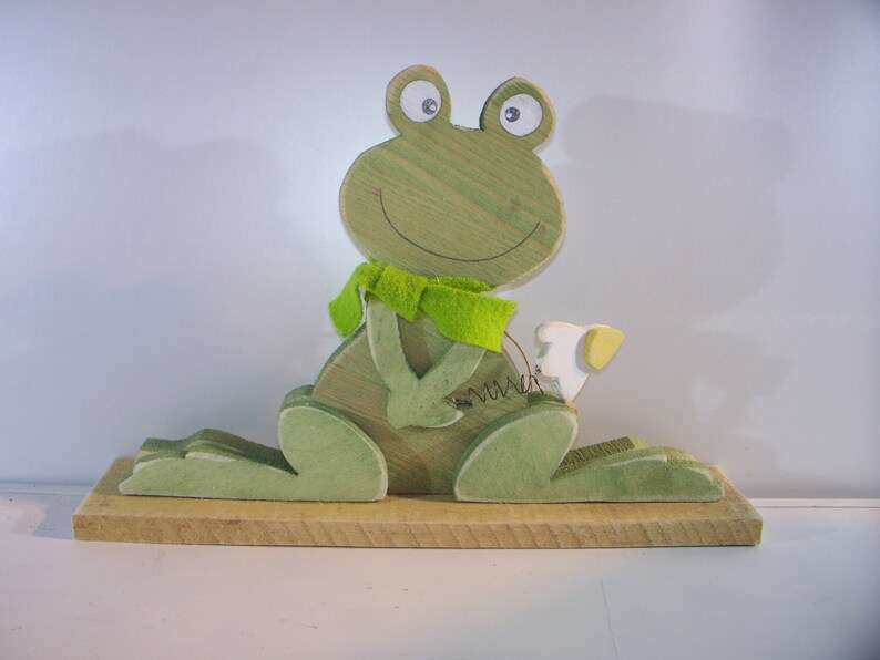 Frog with flower