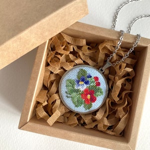 Handmade jewelry delicate red blue violet flower necklace for women Everyday simple floral pendant Birthday gifts for her best friend