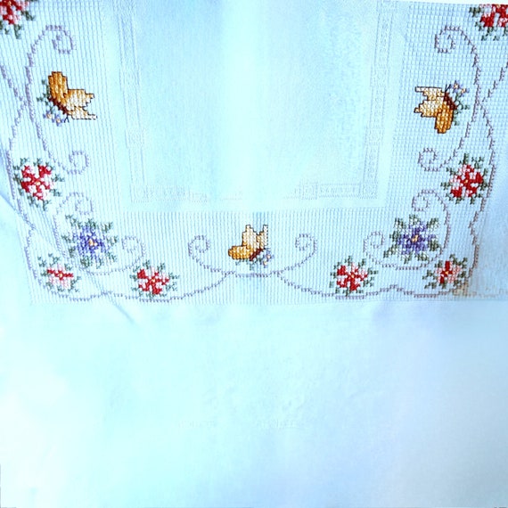 クロスステッチ刺繍が施されたヴィンテージテーブルランナー、カラフル