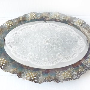 Vintage silver-plated lace tray with delicate ornaments, Art Nouveau/Biedermeier style, suitable for boudoir, dressing table, serving dish, fruit bowl, kitchen, or pastries