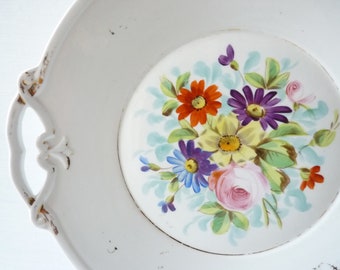 Victoriaanse taartschaal met kleurrijke madeliefjes, Schumann Berlin serveerschaal, handgeschilderd bloemendecor, shabby chic wonen, Frans landhuis