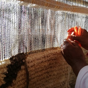 LAMALVE Berber Maroccan carpet, traditional loom, naturally colored, Marokko Teppich fair and handmade cooperative image 9