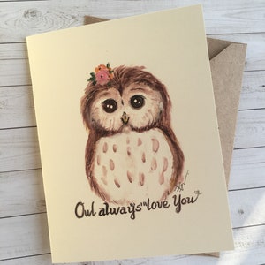 Chouette t'aime toujours. Cartes mignonnes de hibou. Petites cartes d'anniversaire de hibou, carte de douche de bébé. Jolie carte douce simple. Conception aquarelle signature