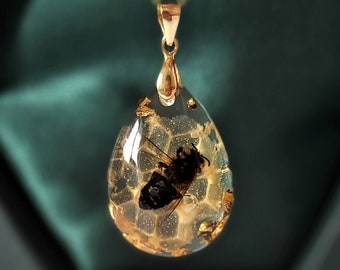 Real bee honeycomb necklace handmade bio organic resin sterling silver gold necklace Birthday gift for her bee lovers keepers jewelry