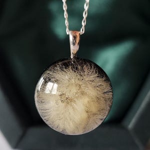 Prawdziwy naszyjnik z mniszka lekarskiego, ręcznie robiony naszyjnik z organicznej żywicy, naszyjnik z prawdziwej rośliny, biżuteria z mniszka lekarskiego, prezent z mniszka lekarskiego, prezent urodzinowy dla niej