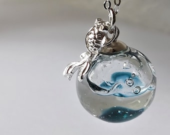 Featured image of post Unique Resin Jewelry Ideas : Learn about using resin, an exciting and versatile medium, in your jewelry making with our free tutorials and instructional videos, then pick up some mixed media supplies and try this fun and rewarding technique yourself.