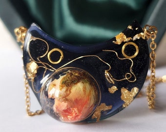Colar de resina feito à mão com rosas: flocos de ouro 24k, corrente de aço inoxidável