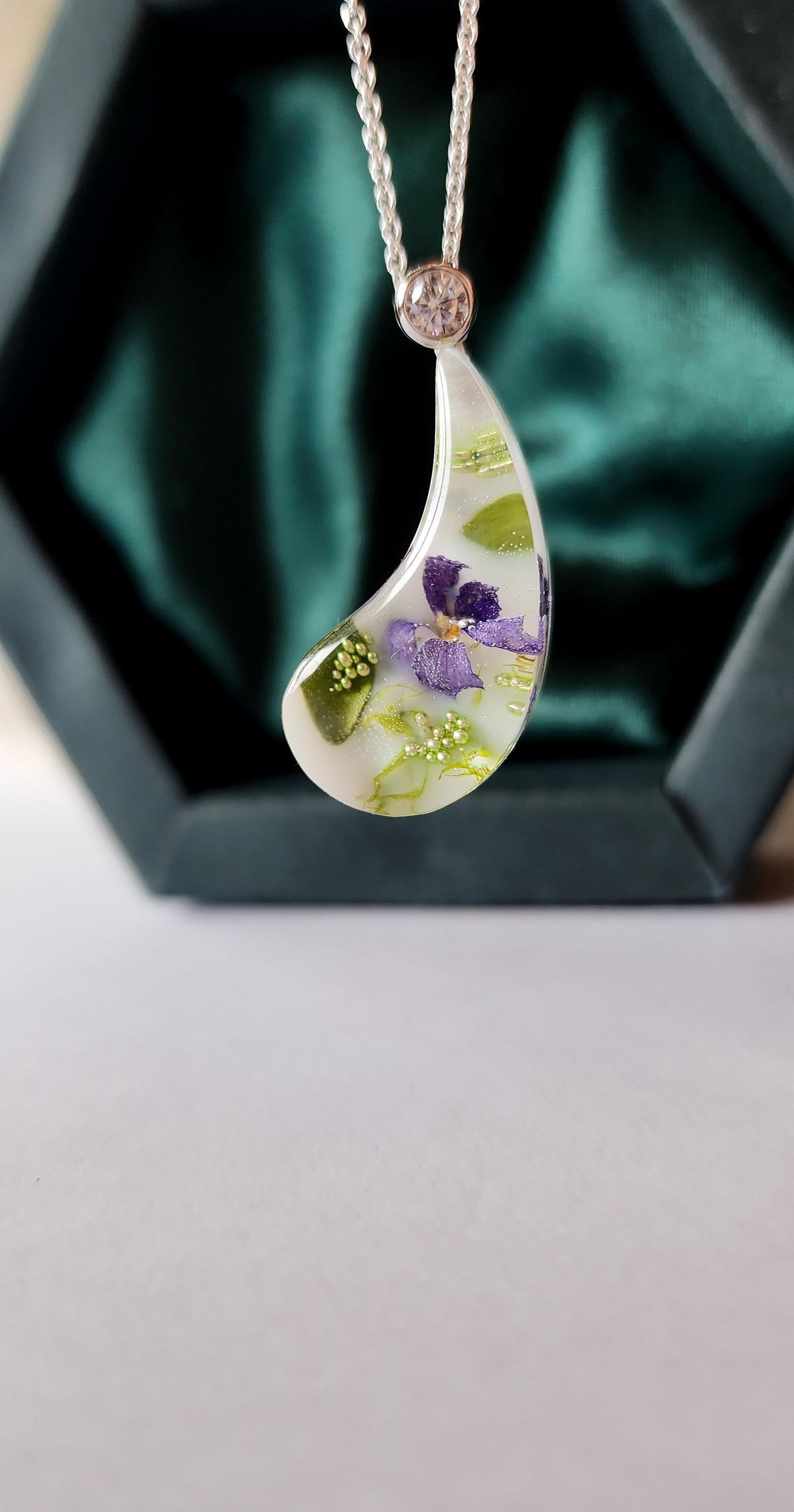 ハンドメイドスターリングシルバーのビオラフラワーネックレス：バイオ