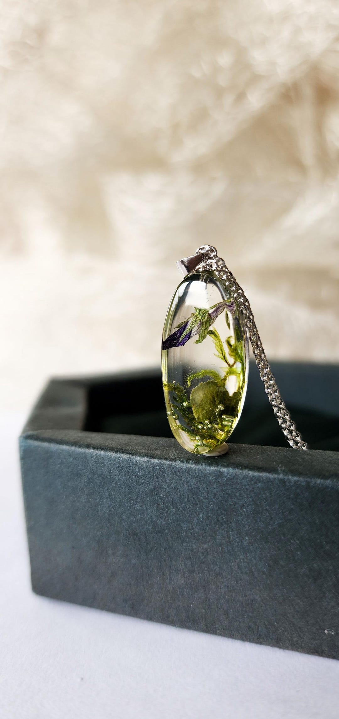 セール外 パープルビオラ入りネックレス ドライフラワー レジン製