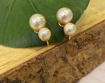 Medici Double Pearl 1970s Clip-on Earrings, Bridal Earrings, June, NOS, Bridesmaid Gifts, Gifts for Her, Friend, Love, Medici Earrings