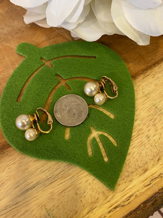 Medici Double Pearl 1970s Clip-on Earrings, Brida… - image 4