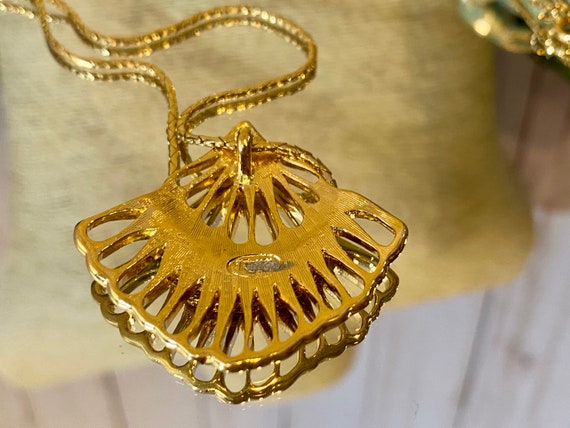 1960s Signed Trifari Gold Fan Seashell Necklace, … - image 6