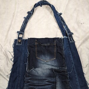 Axelväska/toteväska i återvunnet denimmönster bild 6